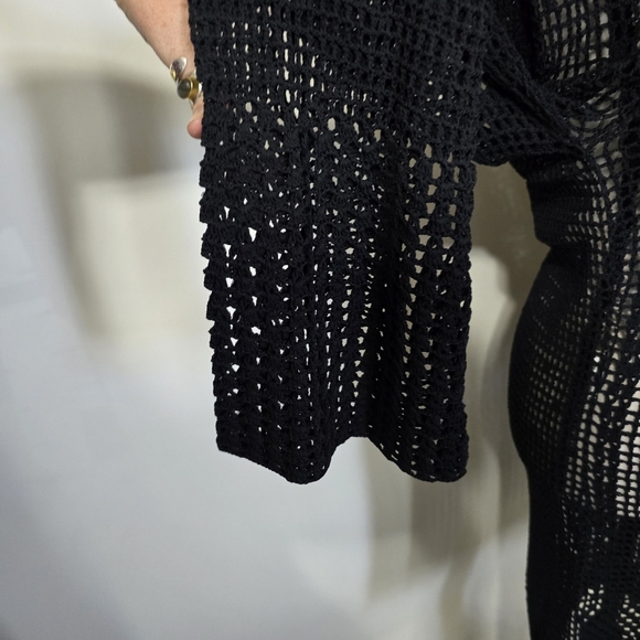 🖤 Chic Black Crochet Long Sleeve Swim Cover-Up Dress - Picture 6 of 7